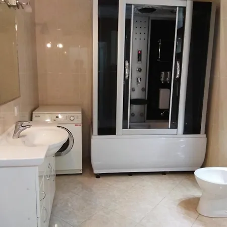 6/4 Bulevardul Decebal Apartment Kischinau